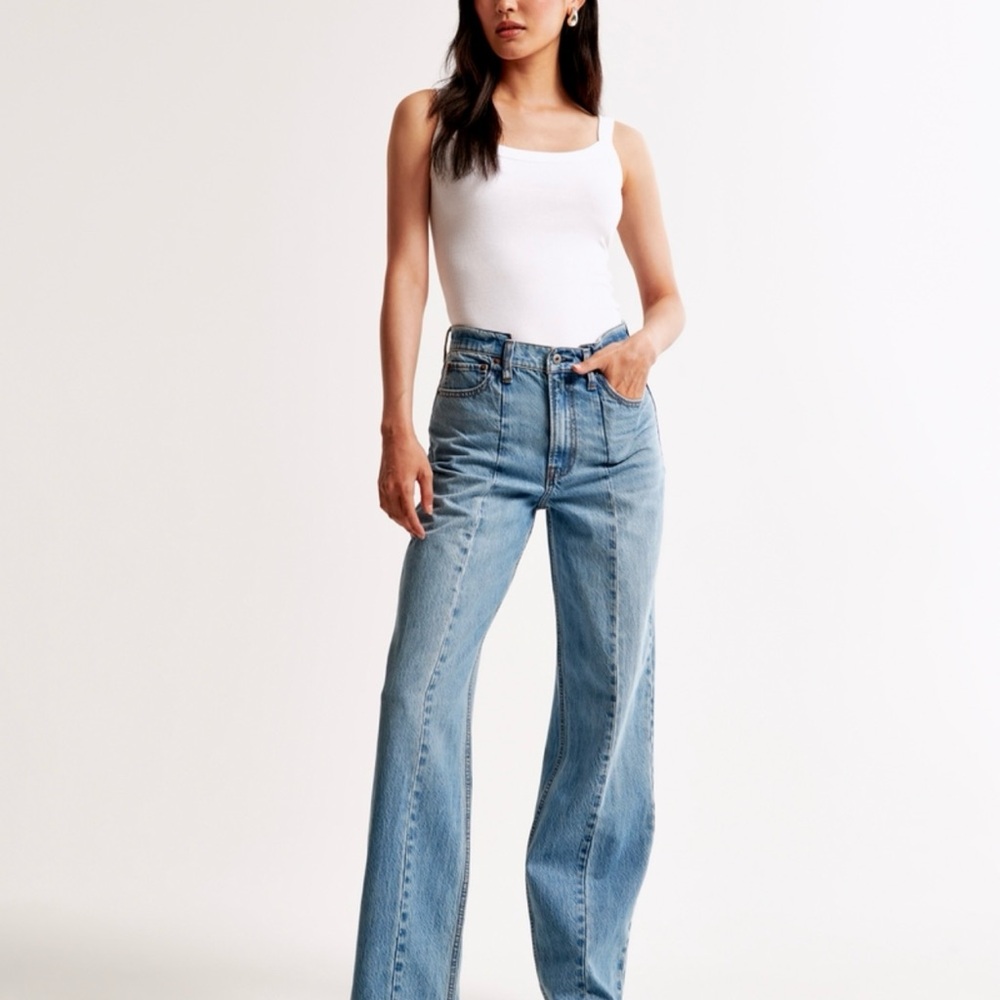 Abercrombie & Fitch High Rise Loose Jean